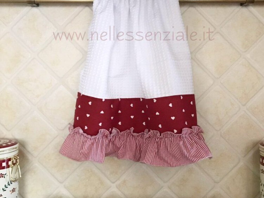 Come fare uno strofinaccio con balza e cuori