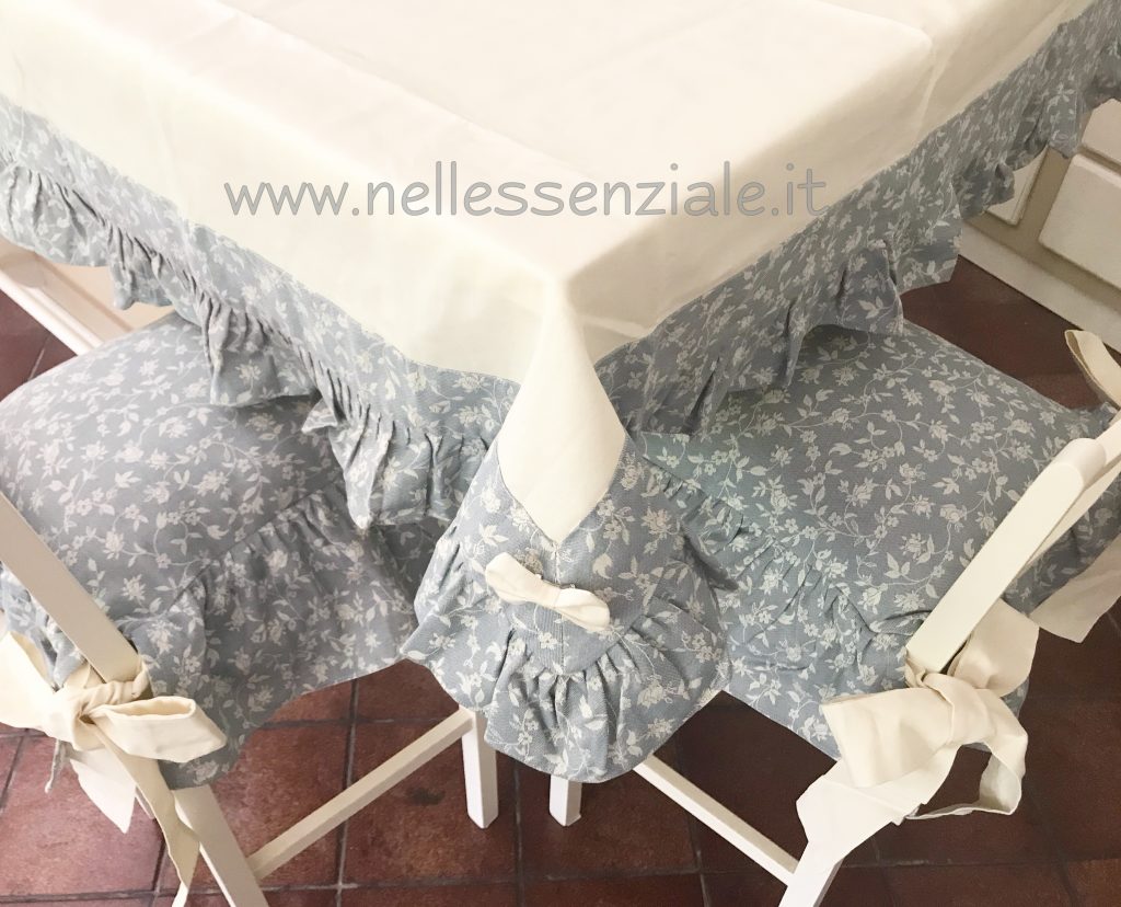 Tovaglia e cuscini shabby
