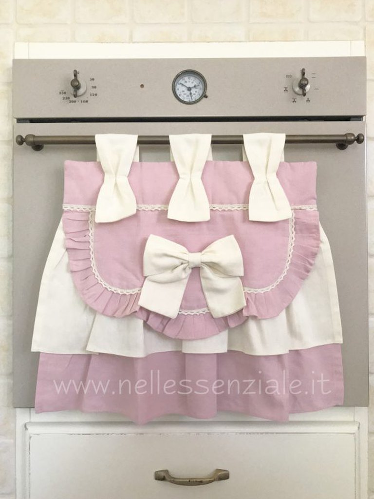 copriforno con balze shabby in rosa e avorio