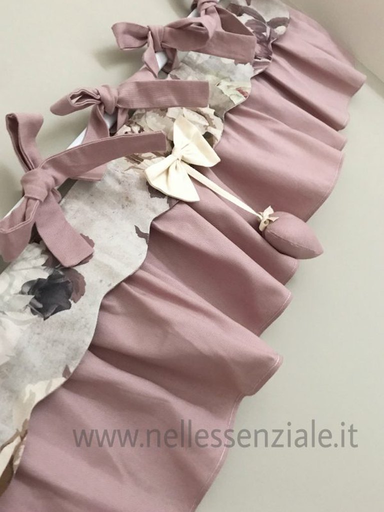 Mantovana shabby a fiori rosa