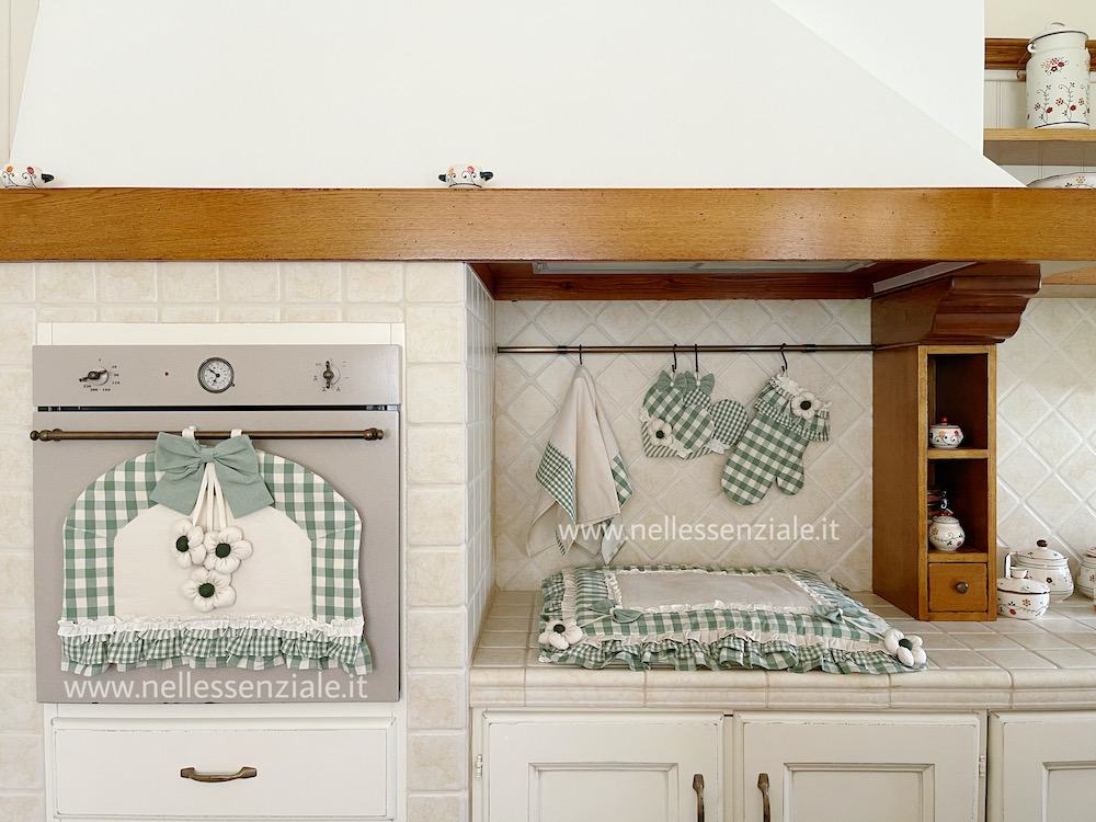 Set cucina country flowers in verde