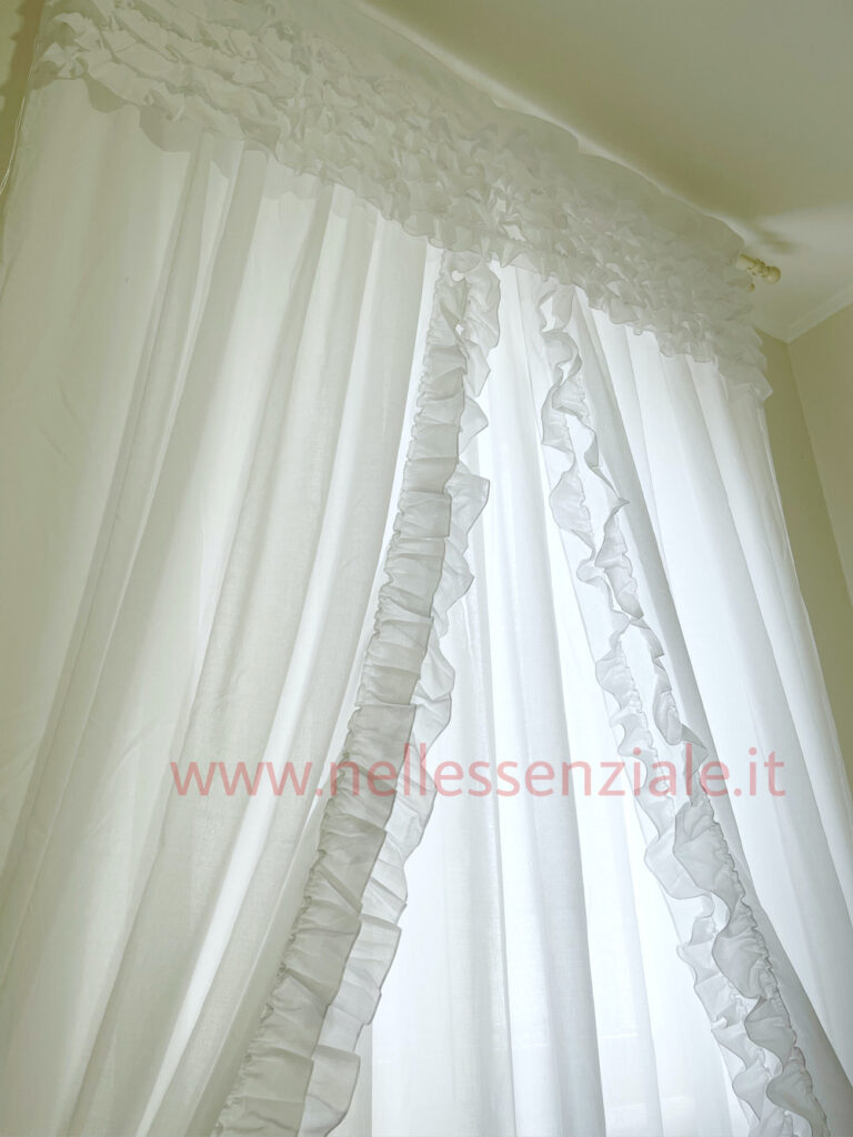 Tenda shabby con mantovana
