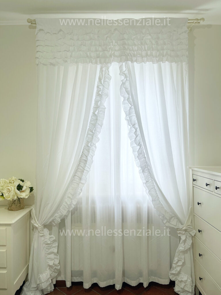Tenda shabby con rouches